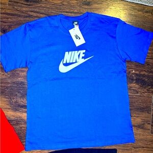 Nike Men's Blue T-Shirt sz Large RUNS SMALL